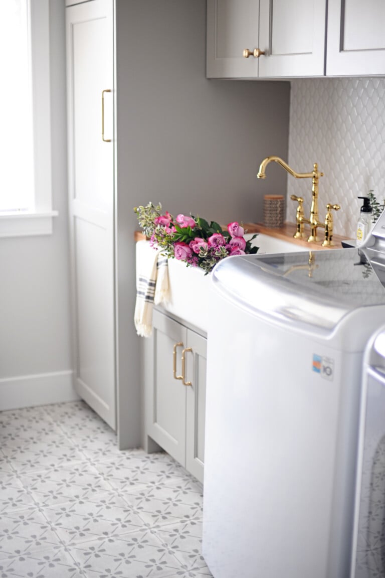 laundry room makeover from Pink Peppermint Designs