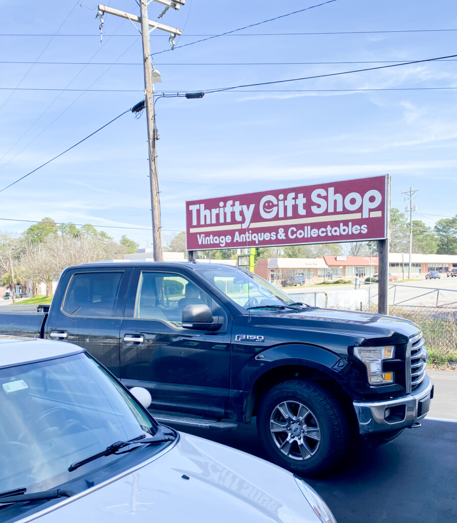 A sign for the Thrifty Gift Shop