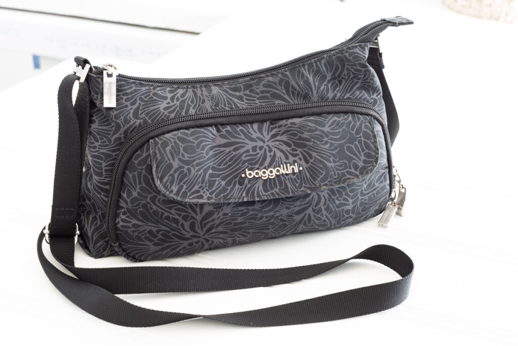 Baggallini Crossbody handbag that is called The Everyday bag