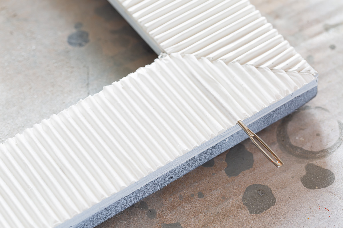 How to open and fix flattened corrugated cardboard.