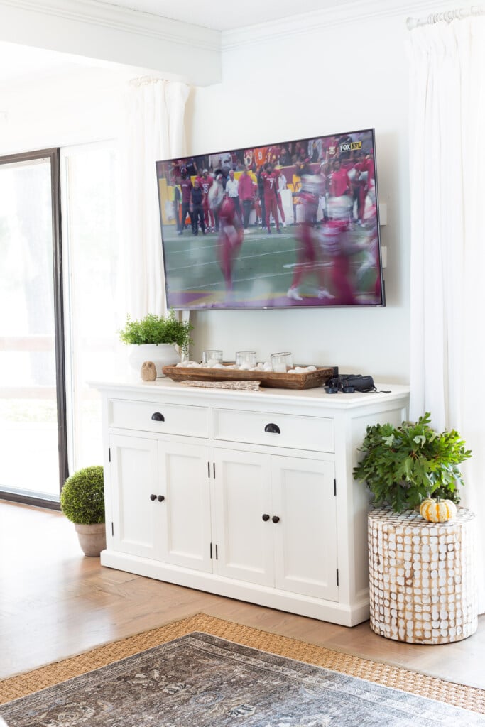 Living room decorated for fall in a simple way.
