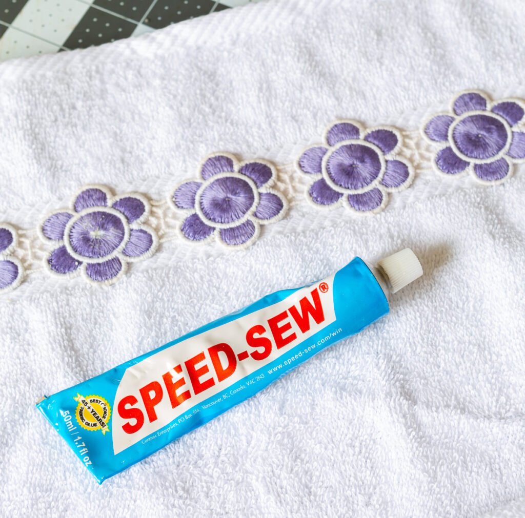 no sew bathroom towel trim.