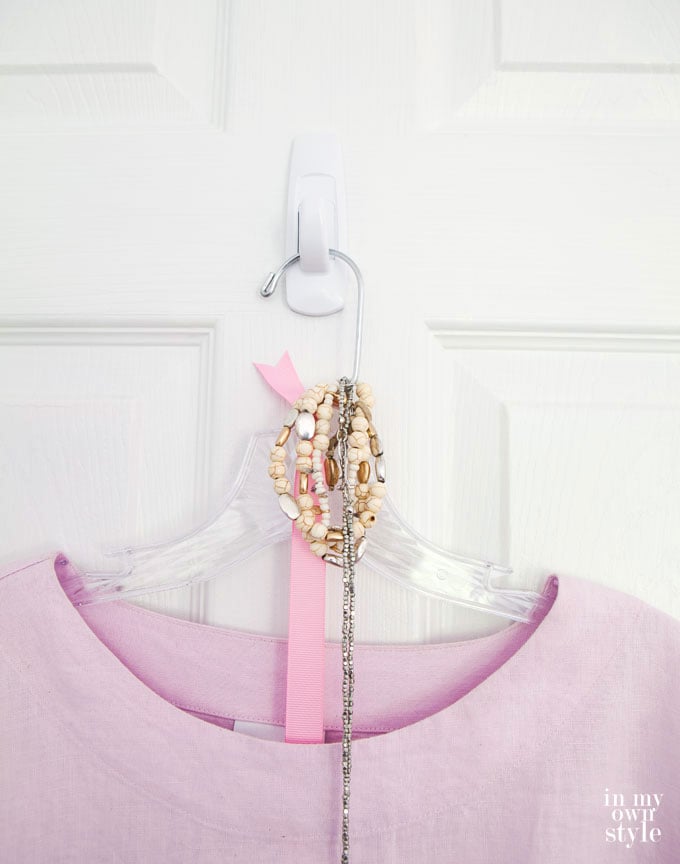 Try this simple clothes closet organizing tip to make coordinating your clothes easy every morning
