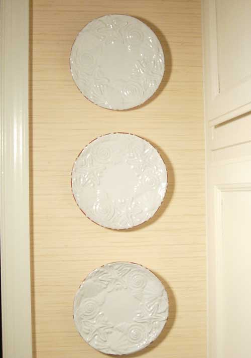 How to use a paper clips to make plate hangers