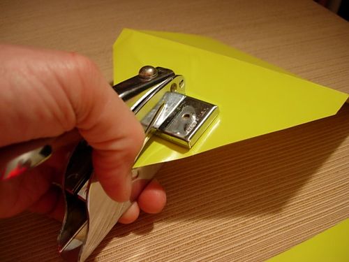 How to use a stationery monogram embosser