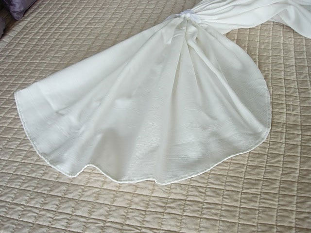 Tablecloth-Window-Valance-tutorial