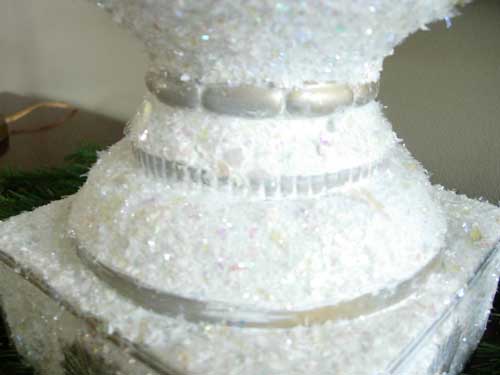 closeup of finished ornament bowl centerpiece